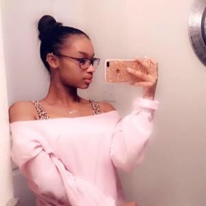 Meet your Posher, Brittney